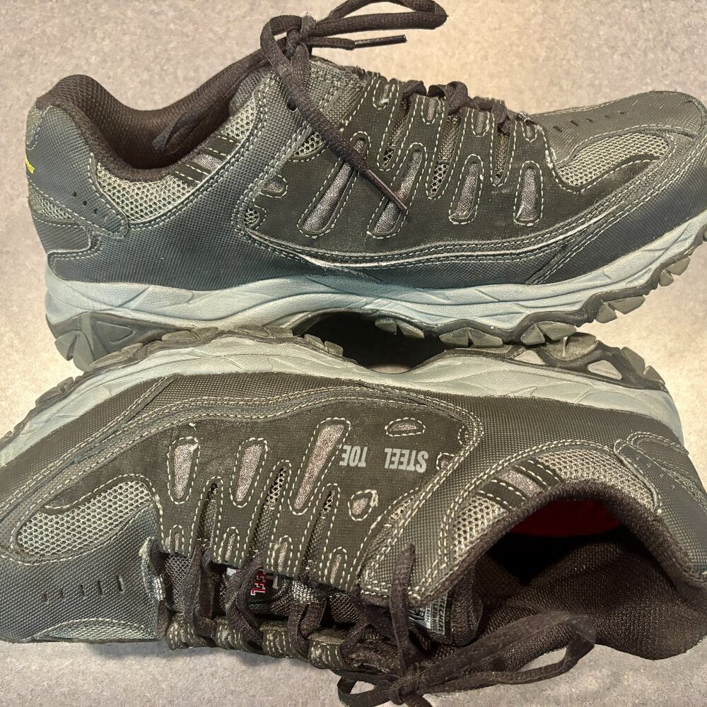 SKECHERS Men's Work shoes Cankton Steel Toe Sneakers Shoes Sz 8 Memory Foam
